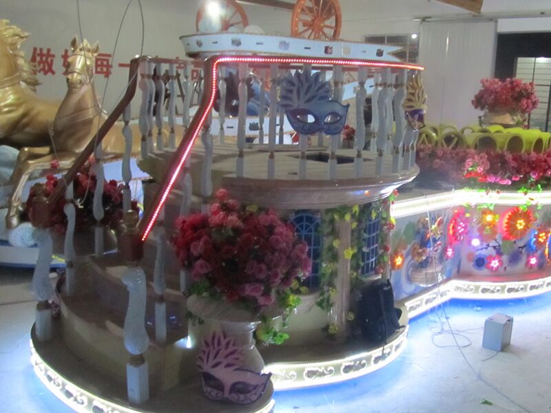 彩車(chē)彩船
